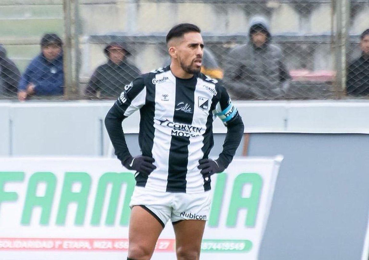 🇦🇷 "BIENVENIDO AL FÚTBOL ARGENTINO DI MARÍA, SI ESPERABA OVACIÓN EN TODAS LAS CANCHAS, NO IBA A PASAR"

🗣️ Emmanuel Giménez en Tercer Tiempo.

"Acá se es pasional; no se ve más allá, primero el club y el primer apuntado es el jugador, pese a que sea el que menos tiene que ver"