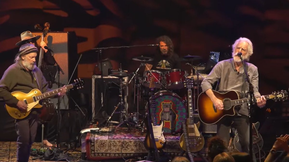 "Me and Bobby McGee" → "Playing in the Band" - Bob Weir &amp; Wolf Bros youtube.com/live/WRLLESkAV… via <a href="/YouTube/">YouTube</a>