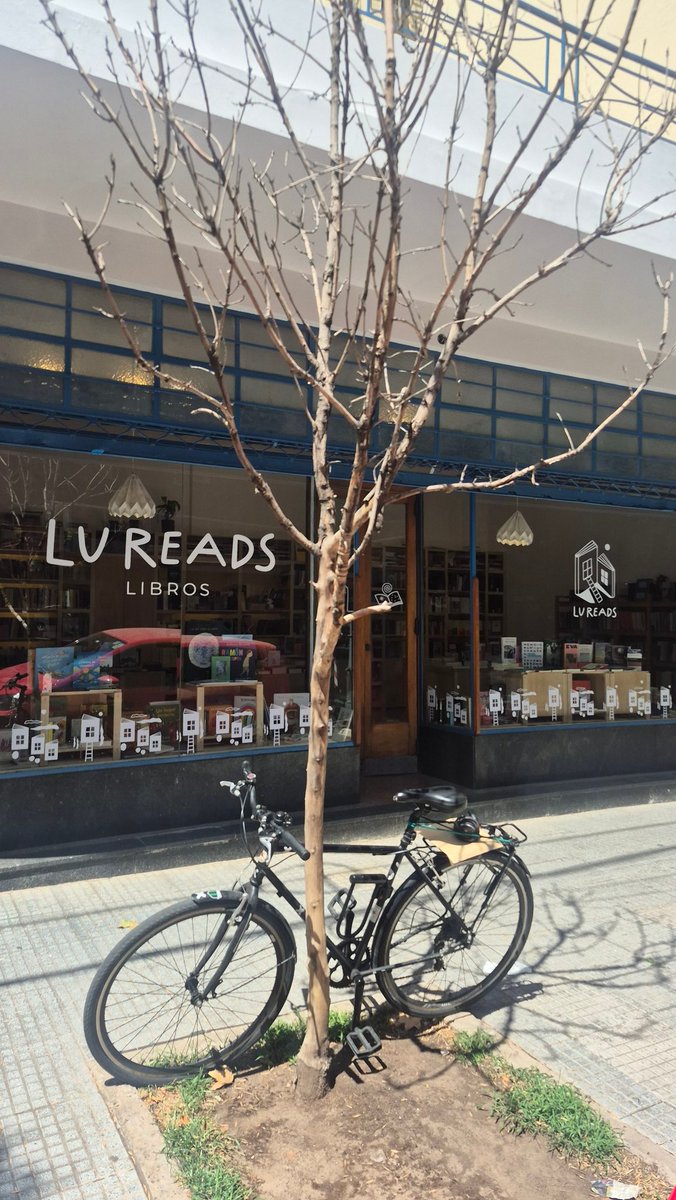 Lu Reads. Malvinas Argentinas 844. Parque Chacabuco. Vayan.
maps.app.goo.gl/7ev5CdreQohZam…