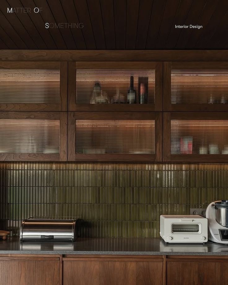 pamvonhadder's tweet image. girls don’t want flowers they want a beautiful brown kitchen 🤎✨