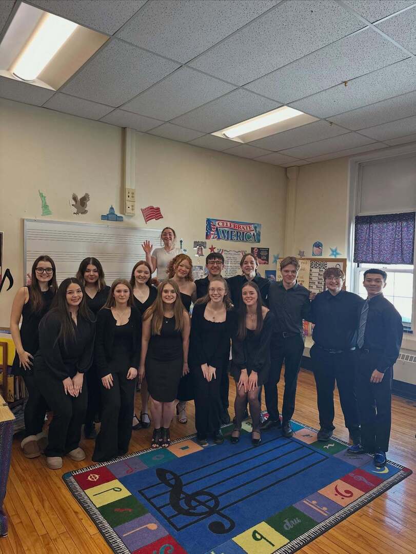 StageNotesWatn's tweet photo. Stage Notes at Bi-County today! Congratulations to these talented students. ❤️ 🎵 https://t.co/c0jfn9j7AF https://t.co/uAE7qBrXbh