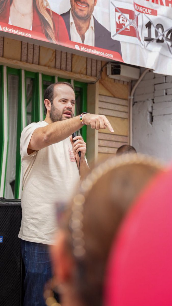 🏡En Rafael Uribe Uribe hablamos mirándonos a los ojos. Aquí la política no es discurso, es presencia. No es promesa, es compromiso.

🇨🇴Y es un compromiso de país junto a <a href="/GloriaDiazM/">Gloria Díaz</a> porque sanar para avanzar significa poner la vida, la salud mental y la dignidad de las personas