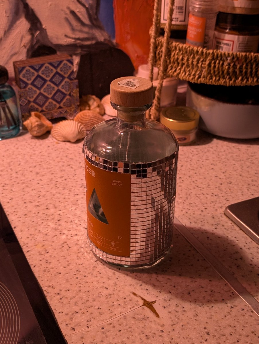 Юля з патчами tweet media