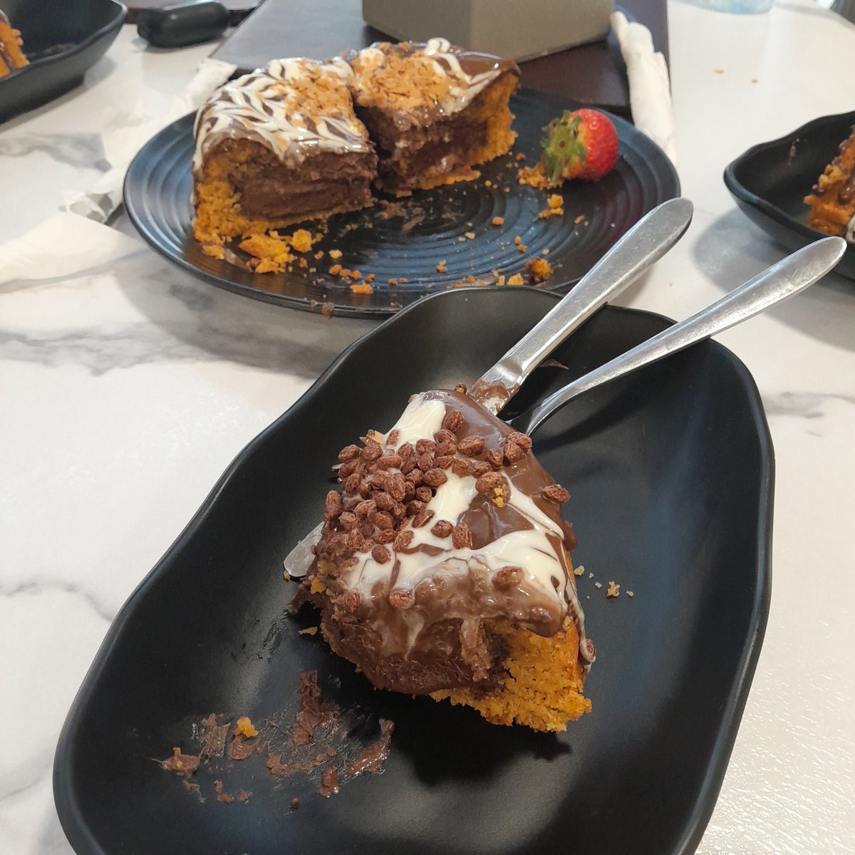 My stomach is gonna be crying later but now all I wanna do is devour this