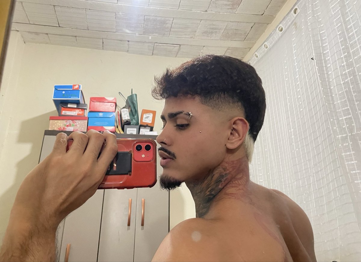 alisson🦒 tweet media