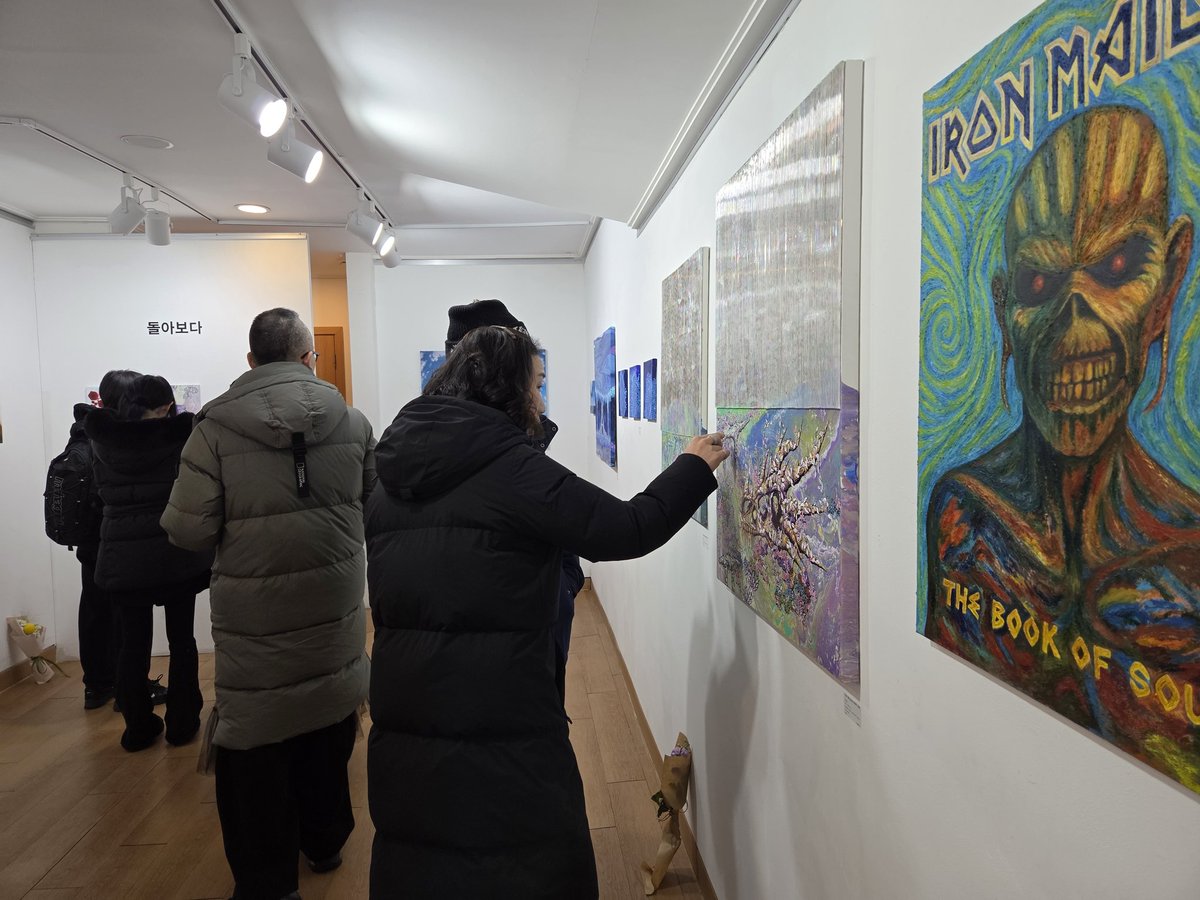 SIM_Moby tweet media