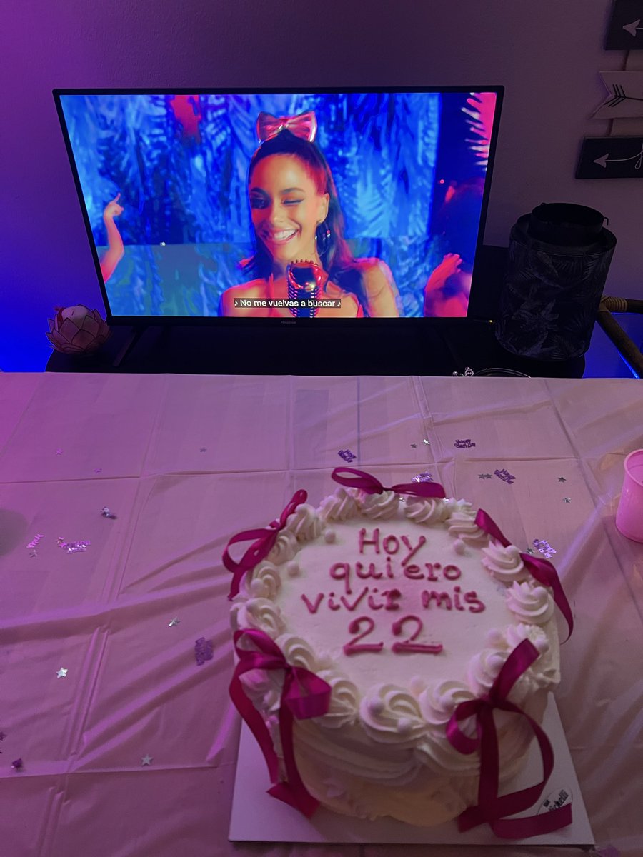 biainwonder's tweet photo. tini mirá como pasé mi cumple🩷 https://t.co/LA3yFd6g1w