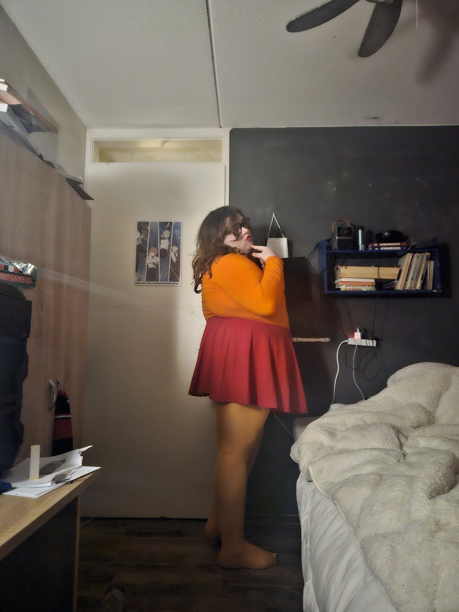 DaphneCristinaG's tweet photo. Tried a new cosplay (velma) hope you like it https://t.co/pCkmFAYML8