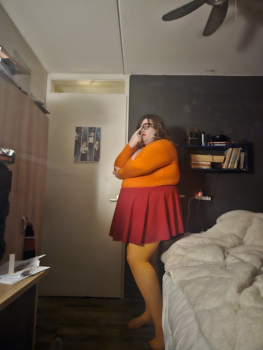 DaphneCristinaG's tweet photo. Tried a new cosplay (velma) hope you like it https://t.co/pCkmFAYML8