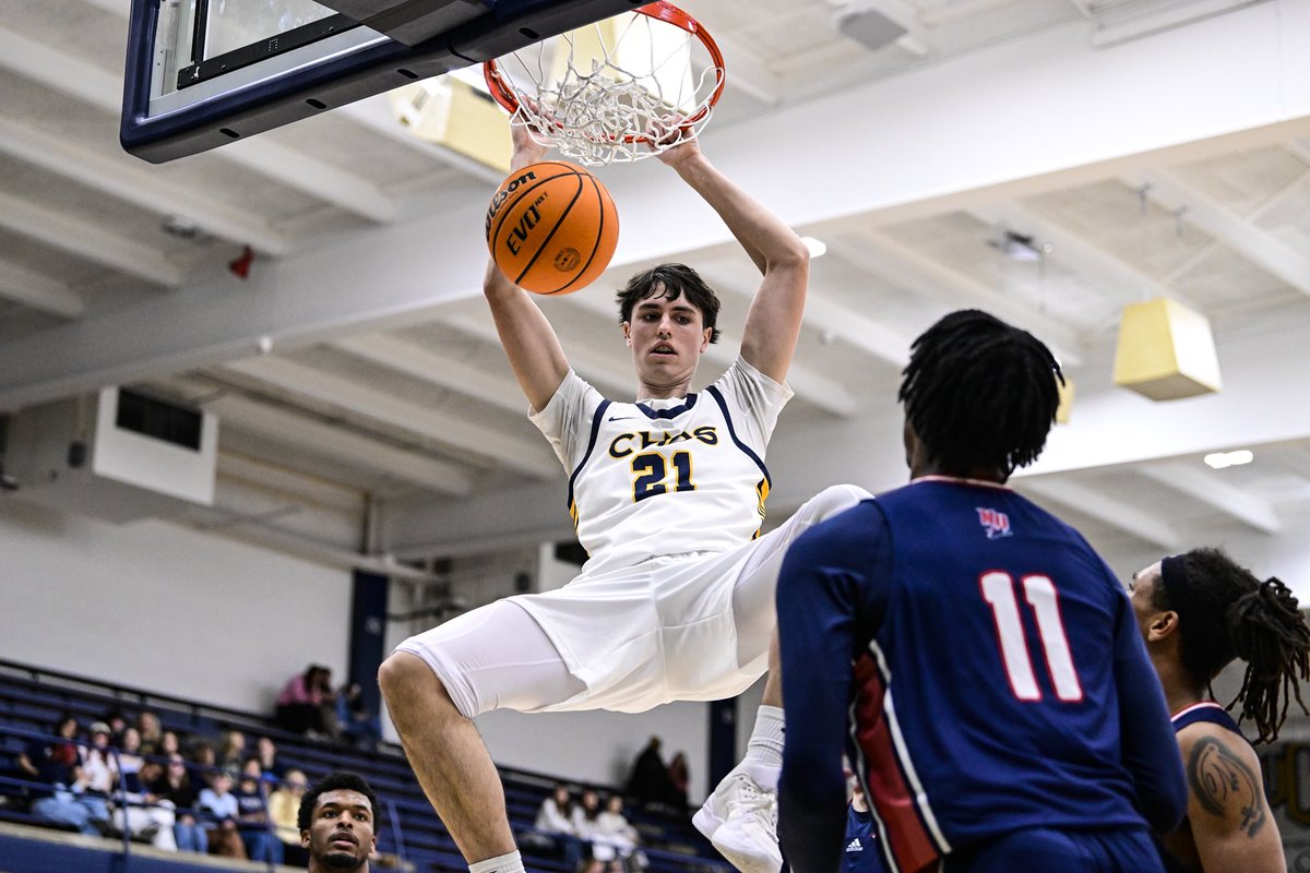ucoathletics's tweet photo. BRONCHOS WIN!

Central Oklahoma takes down Emporia State 70-64 in Edmond!

@UCOMBB x #RollChos https://t.co/TLdXdI2G8U