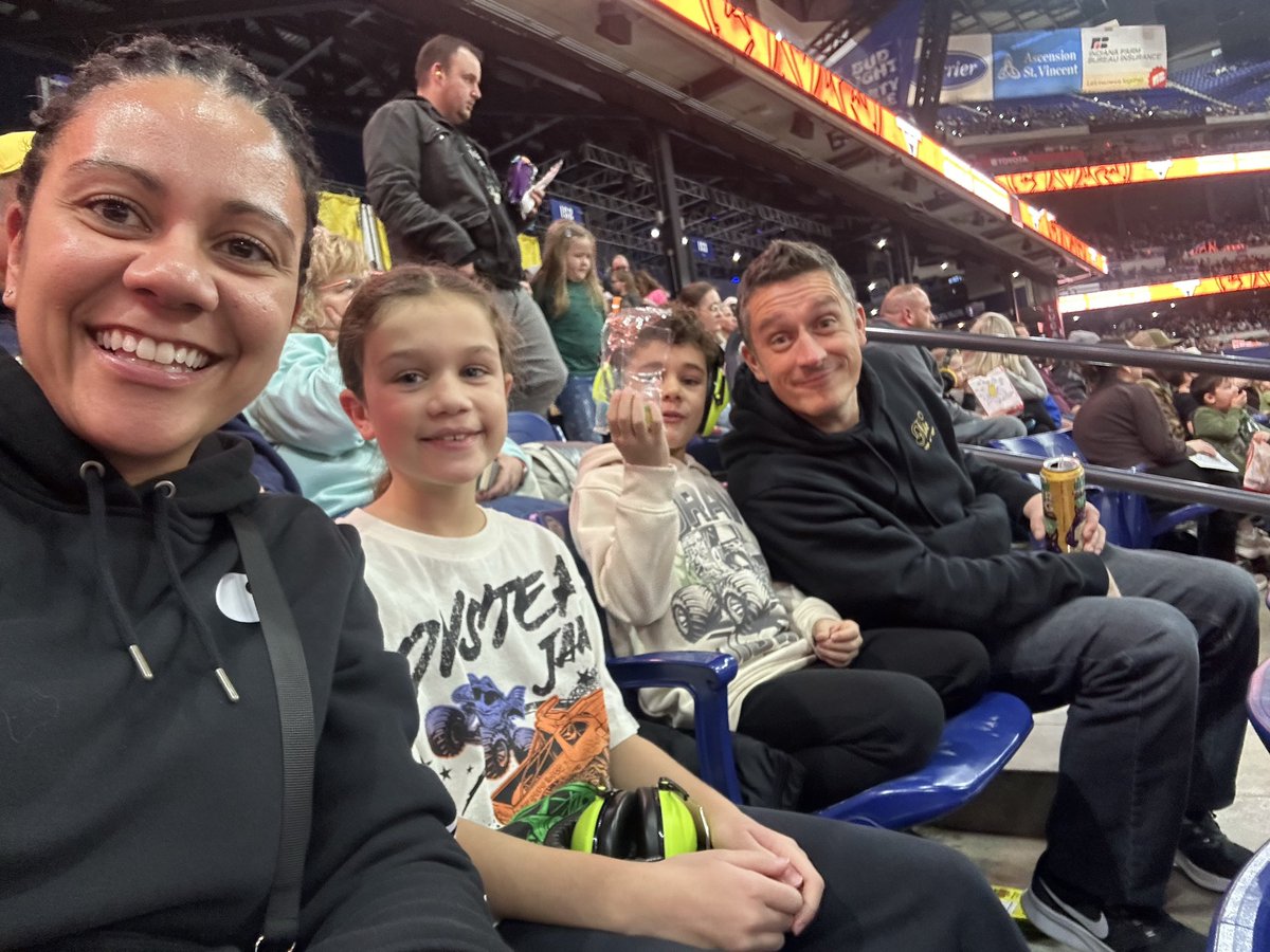 shan3422's tweet photo. #MonsterJam https://t.co/Wu931U6SFK