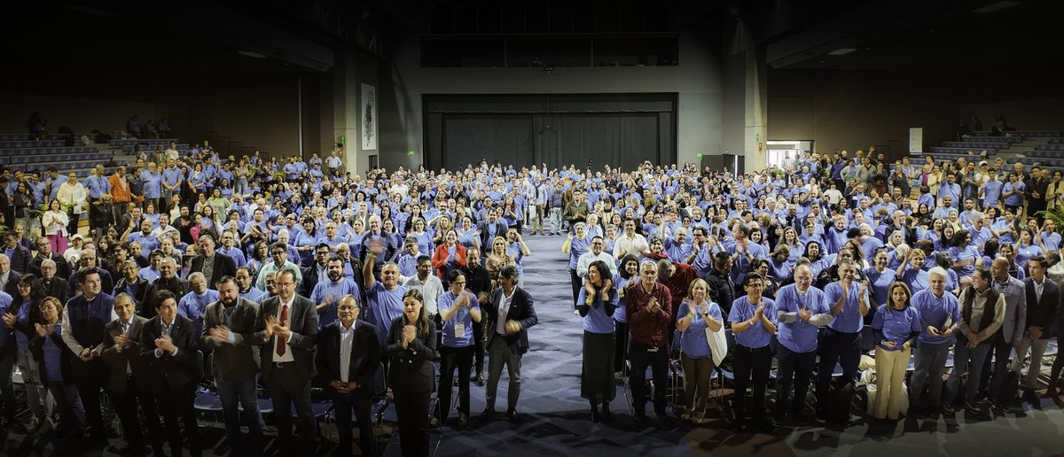 dialogopazmx's tweet photo. Muchas voces, muchos territorios y una misma convicción: la paz se construye en comunidad.
Participantes y enlaces estatales del #SegundoDiálogo reunidos para dialogar y transformar.
#SomosPazSeremosMás #PazITESO2026 https://t.co/1DR2iiJd97