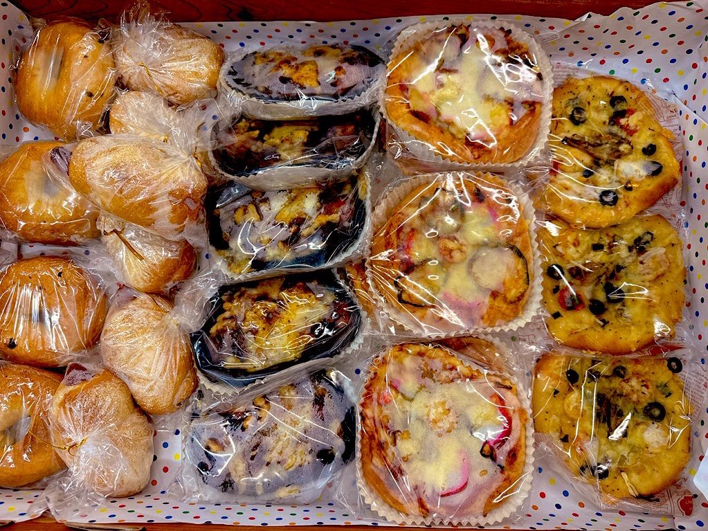 昨日の湯〜けっと<a href="/koito2151/">旅館こいと♨️福島県いわき市 いわき湯本温泉</a> @こいと旅館。急遽参戦ながら初体験楽しかったです
こぼりさんの新キャラ夏井さんに合わせて
作中に出てきたトマト、ブロッコリー、ピーマン、にんじん、あと七浜にちなんだ
いわきのメヒカリ、かまぼこを使ったメニューを出しました
楽しんでもらえたかな☺️