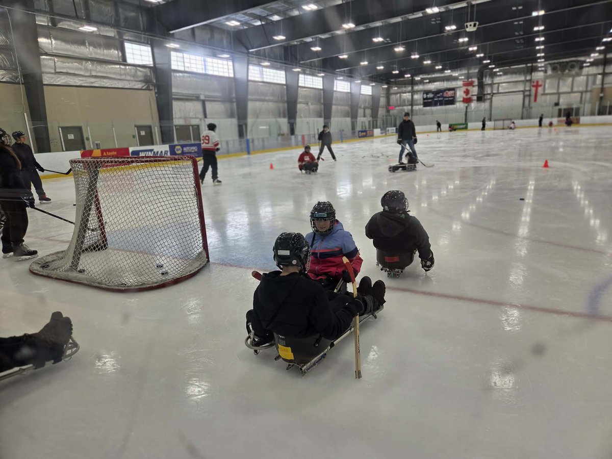 Full house this morning at Learn to Sledge with <a href="/eastersealsns/">Easter Seals Nova Scotia ♿</a>   Love how everyone stops and cheers their teammates when someone scores.
