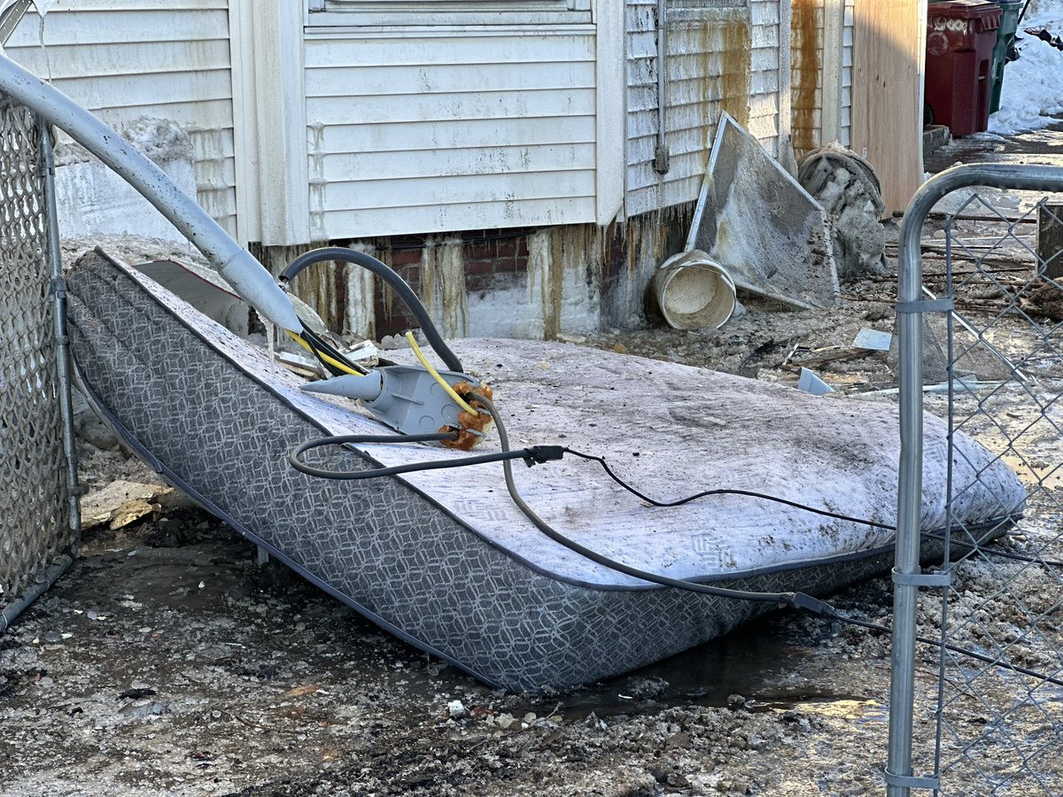 Aaron Curtis tweet media