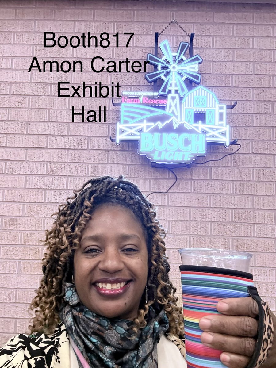 Danettesoasis's tweet photo. @Danettesoasis @fwssr has 8 DrinkHandlers left! They #keephandswarm #beercold #shopsmall @VisitFortWorth #sellout https://t.co/Qgc2gFBd1I