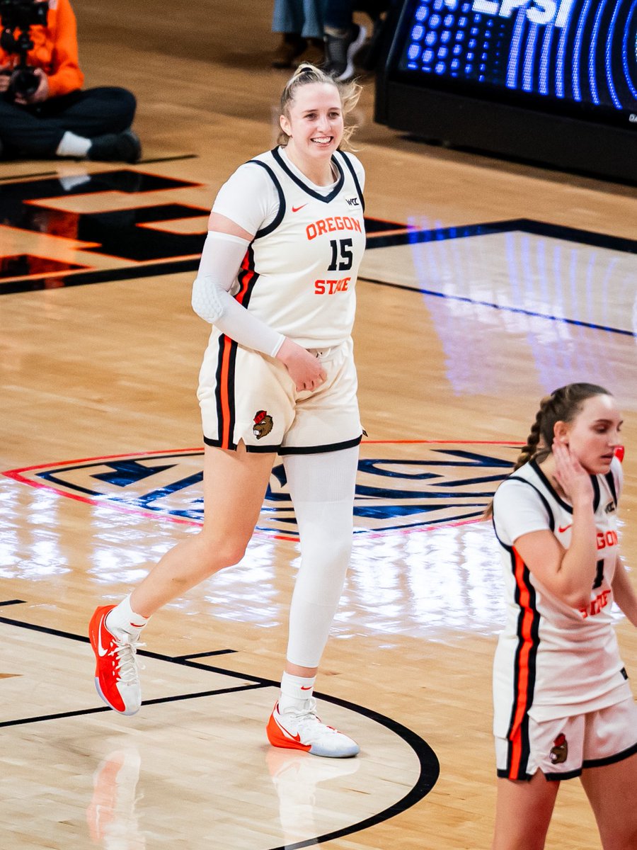 BeaverWBB's tweet photo. “I thought @LizzyWill15 was absolutely fantastic today.” - @CoachRueck 

🪣 18 points
💪 9 rebounds
🛑 4 blocks https://t.co/Xgw98jXYwF