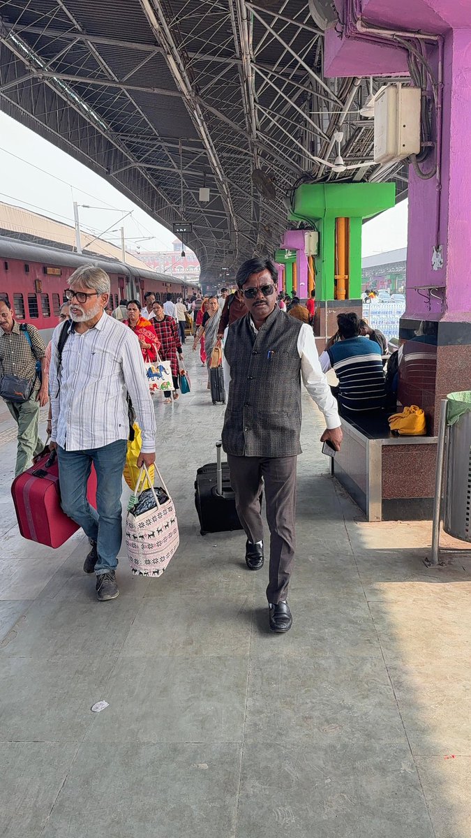 dineshjsrbjp's tweet photo. बंगाल परिवर्तन की तैयारी कर रहा है।
भारत माता की जय और जय श्रीराम 🚩🚩 का उद्घोष बदलाव का बखान कर रहे है।
आने वाले दिनों में बंगाल भगवमय होगा और इस बदलवा में हम कार्यकर्त्ता एक गिलहरी की भूमिका में है।
#Westbengal #readyforchange #bharatmatakijai #jaishreeram #westbengalelection2026