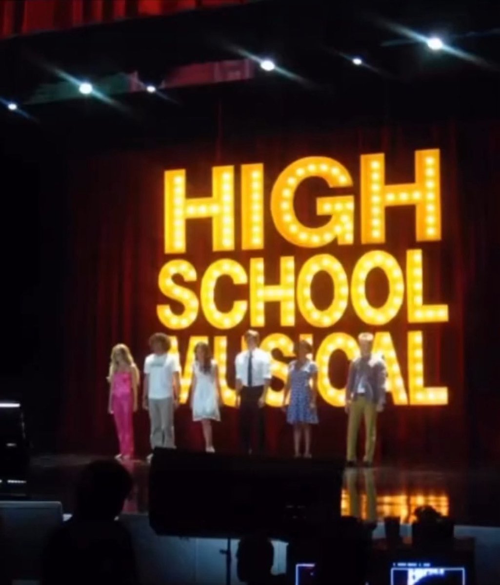 raresareus's tweet photo. Ashley Tisdale, Corbin Bleu, Vanessa Hudgens, Zac Efron, Monique Coleman and Lucas Grabeel on set of High School Musical 3 https://t.co/lzAJltW20p