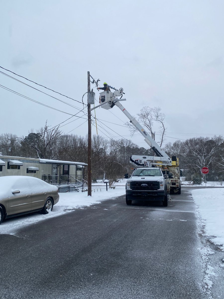Newberry Utilities electric crew replacing a failed transformer this afternoon. 

Yesterday, our water crews repaired main breaks on Boundary, Preston, and Drayton Streets. 

Remember to drip faucets to prevent frozen &amp; bursting water pipes. It costs less than a nickel per night.