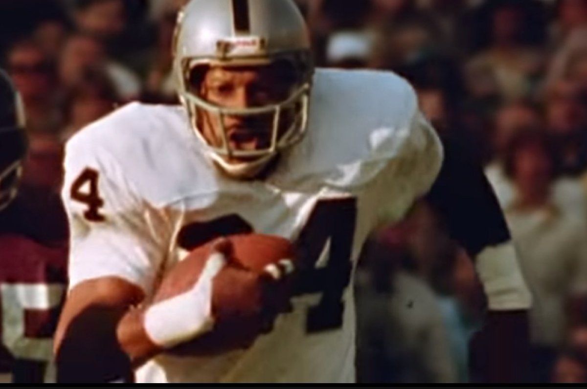 𝙃𝙚𝙡𝙢𝙚𝙩 𝘼𝙙𝙙𝙞𝙘𝙩 tweet media