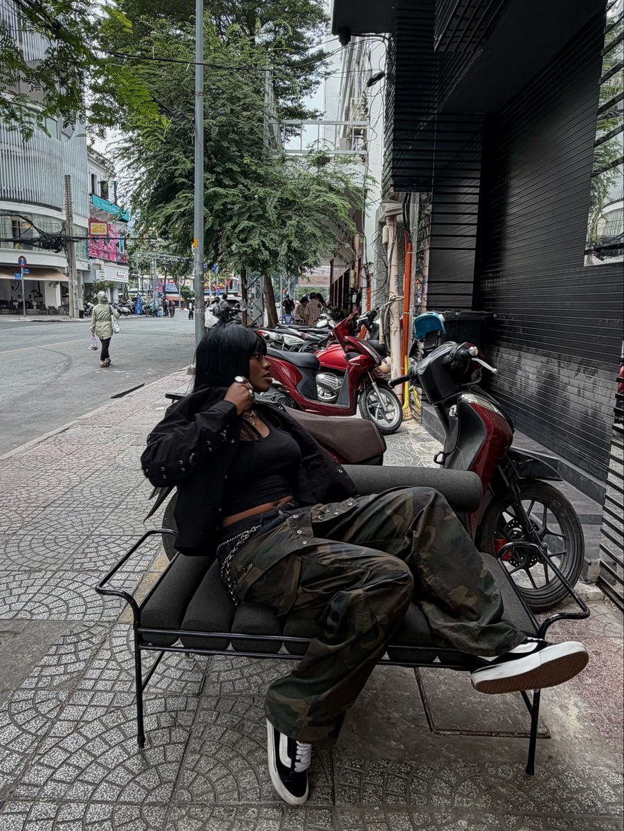 Persephoné-Ainsley tweet media