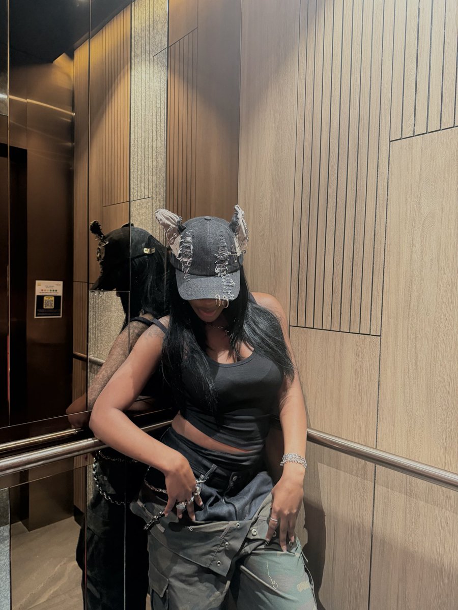 Persephoné-Ainsley tweet media