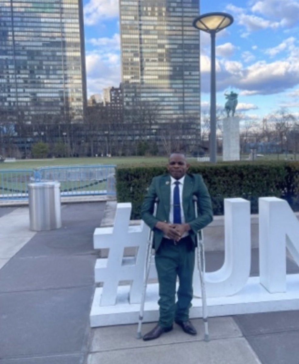 Dialogue exclusif est une agression entre nous mêmes 

La paix est un choix et vivre ensemble n’est pas un discours d’exclusion ! 

Luc l’ambassadeur pour inclusion