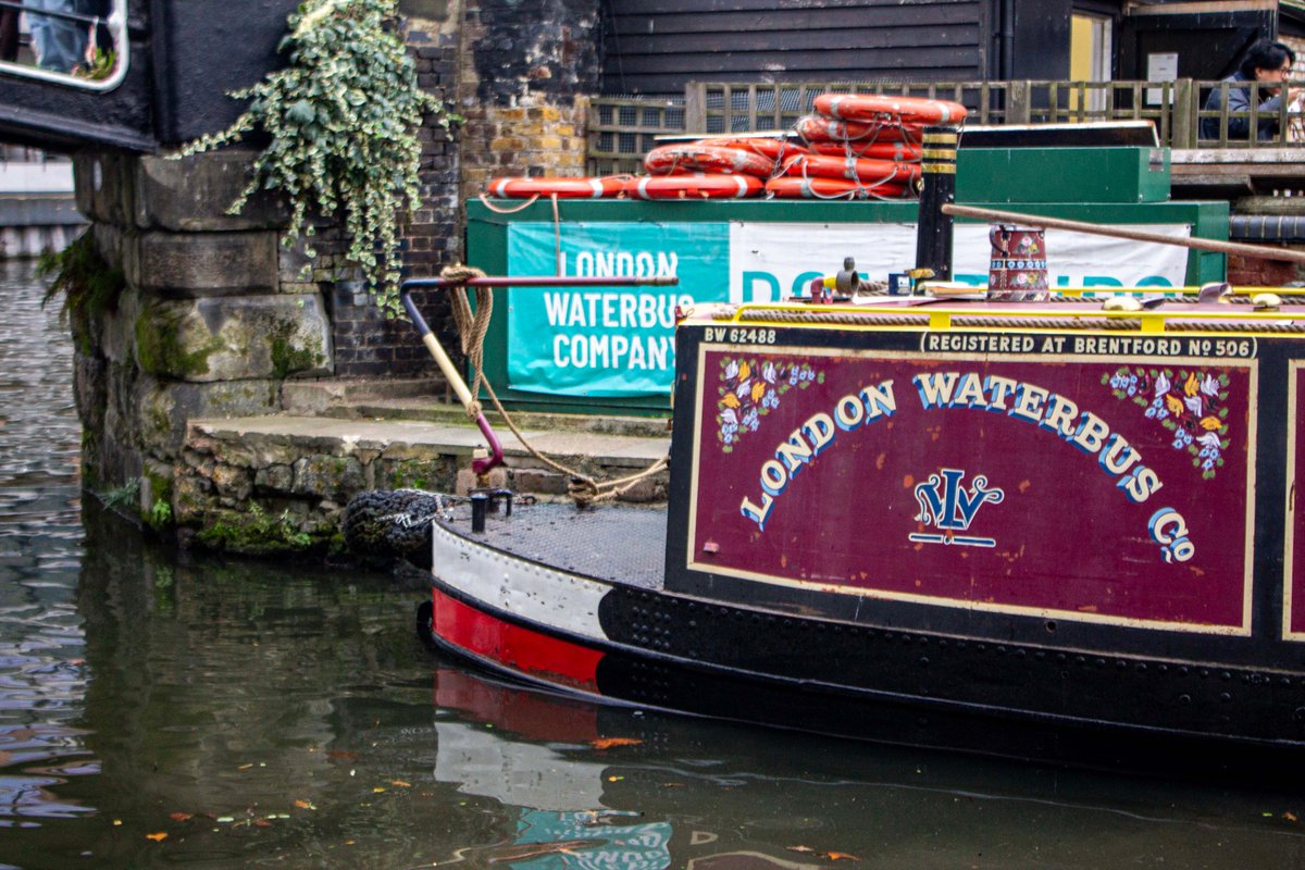 PhotoTjv's tweet photo. London Waterbus Company

(Camden Lock Market, Camden, London, November 2024)

#photography #streetphotography #urbanphotography #narrowboat #canalboat #canal #canallock #urbanwaterways #LondonWaterbusCo #RegentsCanal #RegentsCanalLondon #CamdenLockMarket #Camden #London https://t.co/9nQi5FsOfs