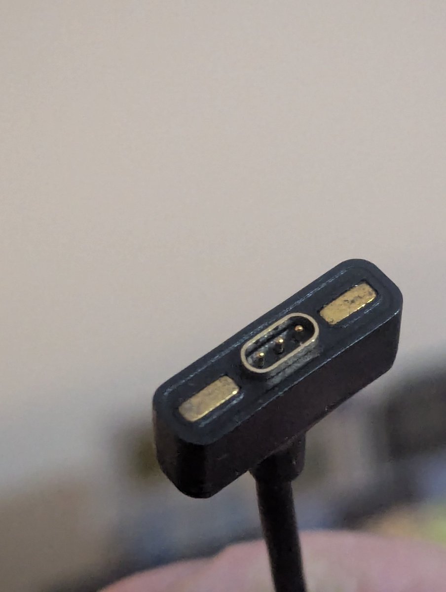 RannySnice's tweet image. I'm doing some spring cleaning here in the dead of winter and I came across a USB cable and I can't remember what this is for. Does anyone on here know what this may be for? #usbcable #cable #usbwire