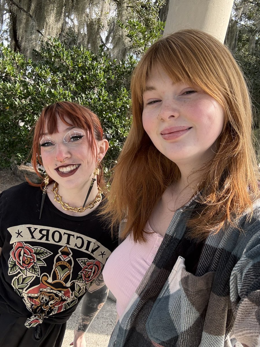 Wanna test if u can handle 2 gingers at once? <a href="/Kaystickedoff/">Kay</a>