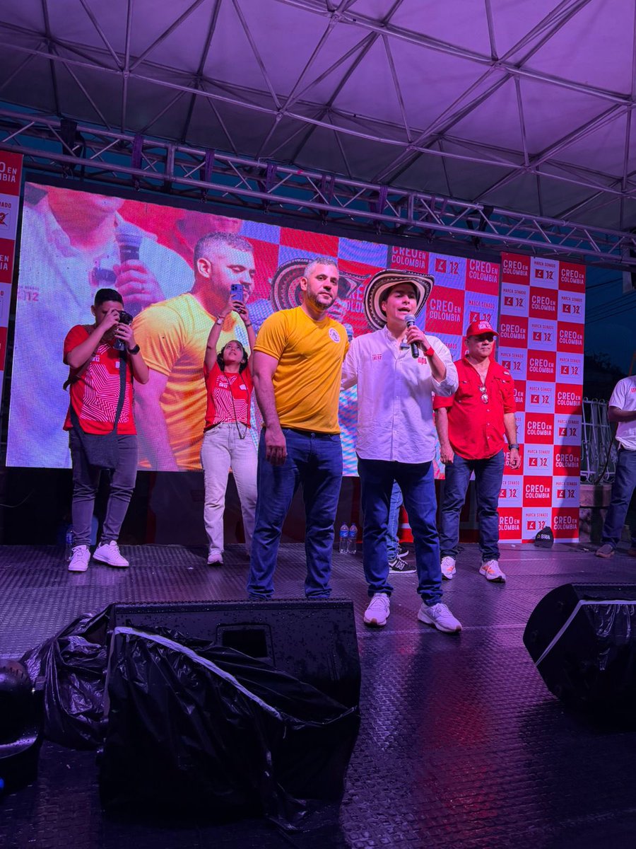 Liberal 🚩
Ciénaga de Oro ya tiene futuro.

Rafa Pastrana Usta es el presente y el futuro del municipio: más de 1.500 personas en la calle respaldando a Camilo Torres ( L12 ) junto al diputado <a href="/GabrielCalleA/">GABRIEL CALLE</a>. 
Liderazgo que convoca, trabajo que se nota.
El Nuevo Futuro es una