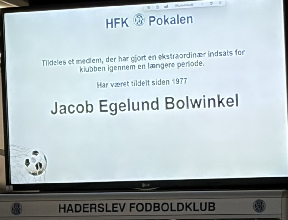 bentclausendbu's tweet photo. Klubfest med deltagelse af kvinde- og herreseniorspillere, bestyrelse, trænere, ledere, ansatte og frivillige 👍 ⚽️ God stemning, musik, underholdning og uddeling af priser 🏆 Tak til alle, der bidrager 👋 #Fællesskab #Anerkendelse #FantastiskeFrivillige https://t.co/iHTO36ePio