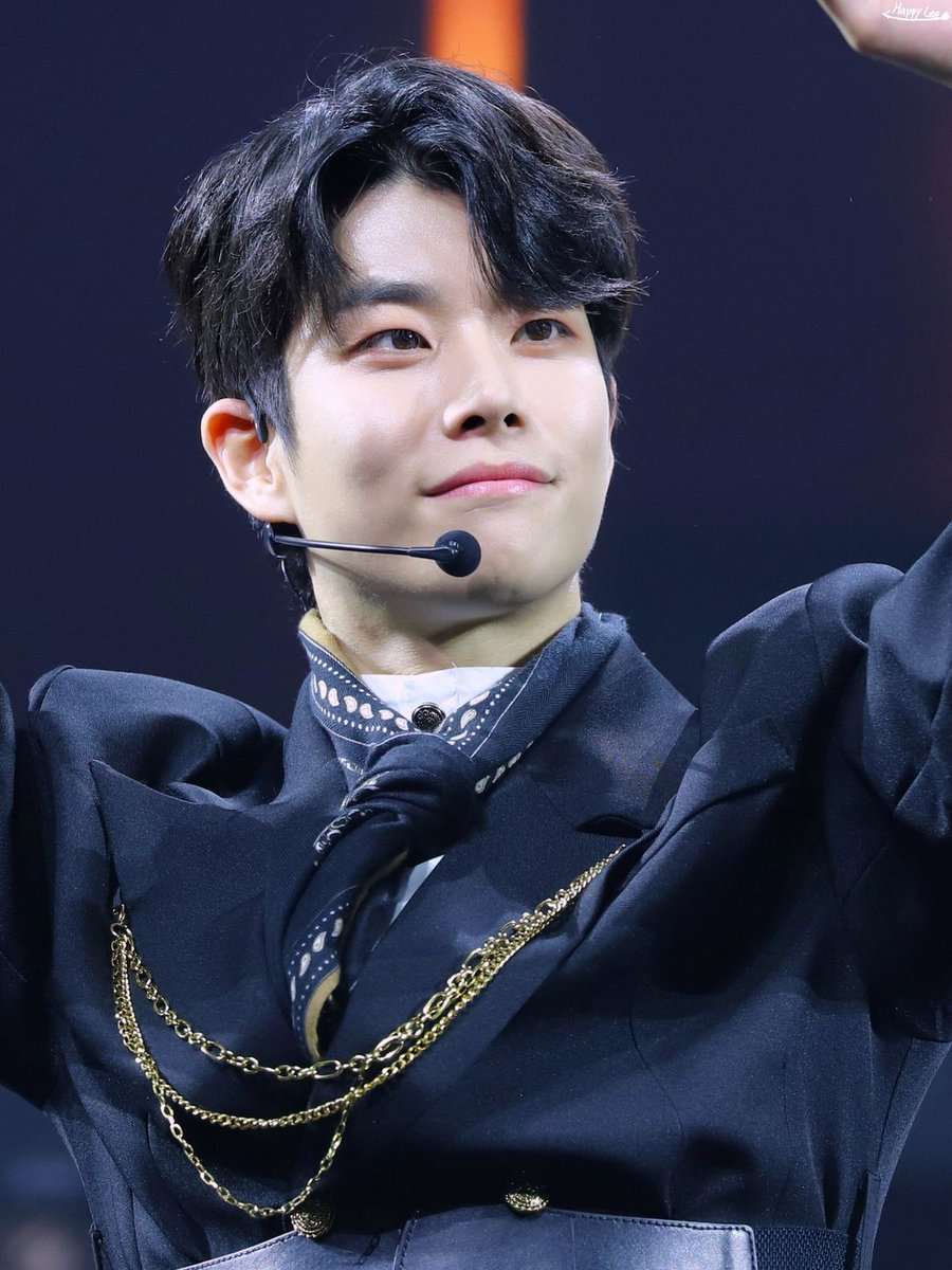 BinnieAstRocky's tweet photo. M.Allen 😍 recopilación de fotos de MJ en el musical Mission: K
Cr. Fotos a quien corresponda
#mj #astro #missionk #aroha #mjastro https://t.co/UYXxdtmlPc