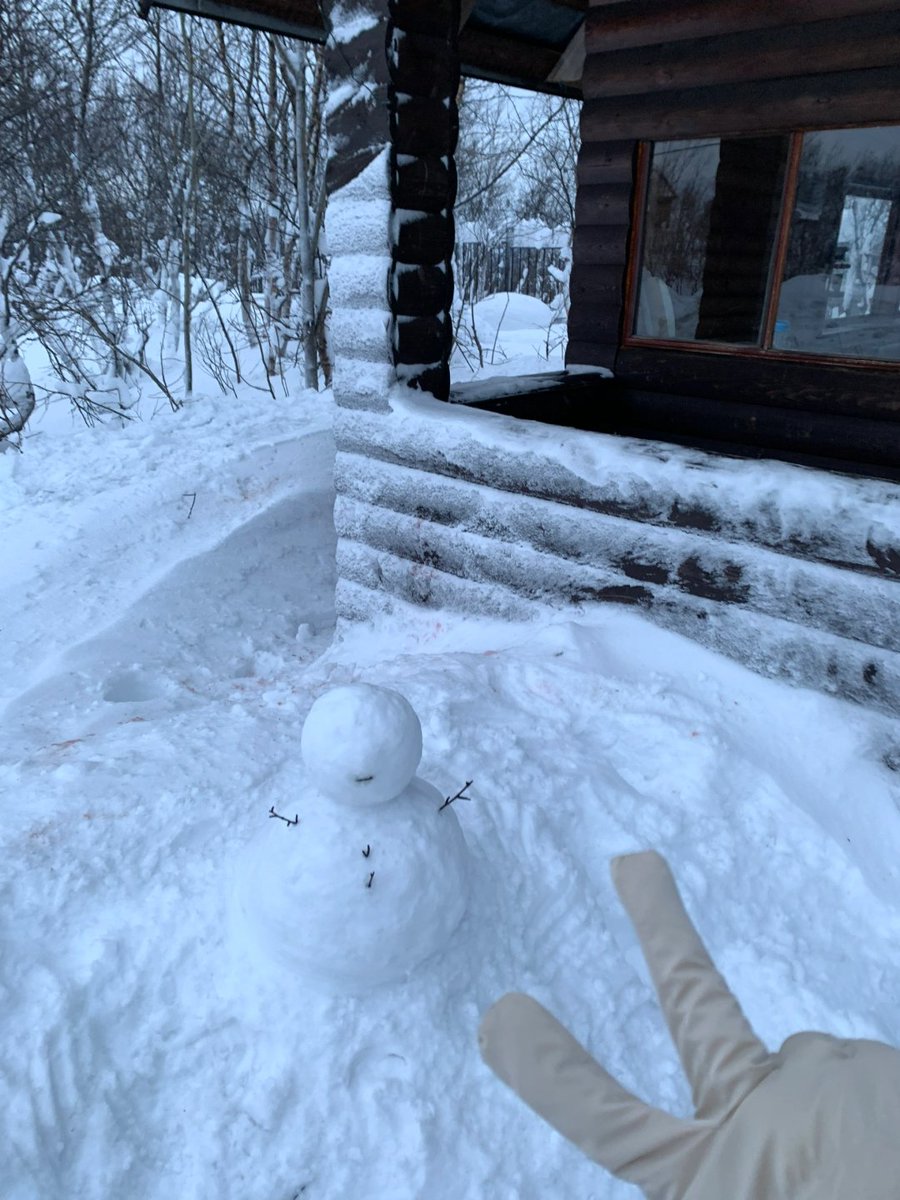 maya1654y's tweet photo. Challenge yourself to create the cutest snowman on the internet! ๐๐ท That adorable little expression is just too cute! ๐ท#snowman #buildingasnowman #snowmancontest #Murmansk https://t.co/4kgPbU6dnl