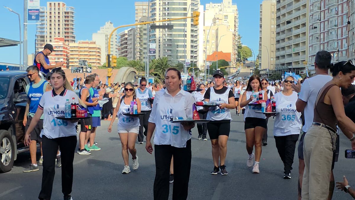 Más de 600 mozos y camareras corrieron la tradicional maratón de UTHGRA en la costa marplatense
miradorvirtual.com.ar/mas-de-600-moz…