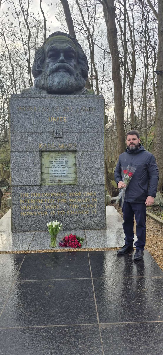 FACSmirnov's tweet photo. Las banderas de lucha de Marx, en las que creyó y alzó #FidelPorSiempre, son las de ciencia política y de ciencia revolucionaria.

Hoy, frente a la nueva escalada de agresiones imperialistas, estas deben flamear más que nunca en nuestra pequeña isla del Caribe y en el mundo. https://t.co/n4rkOOPyWU