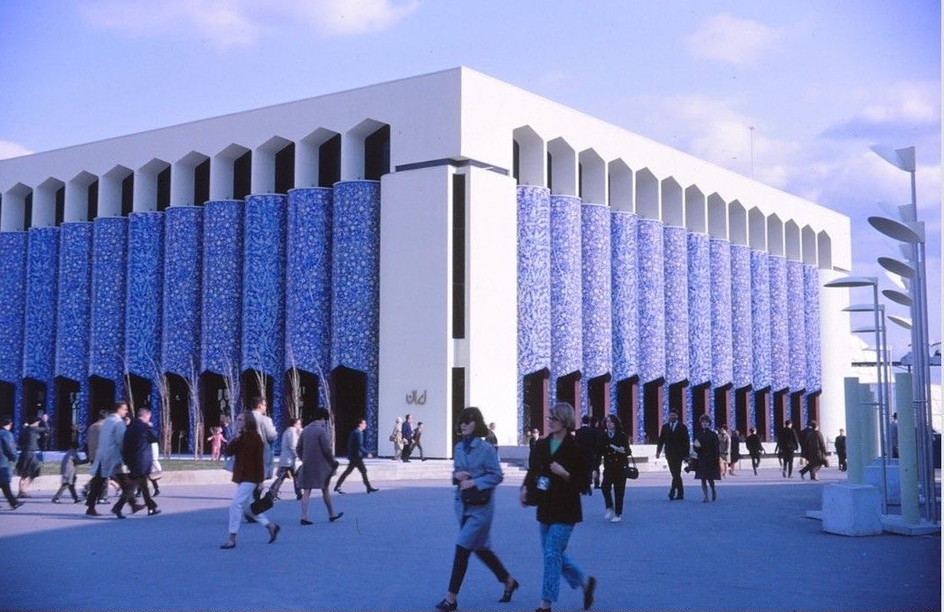 luusssso's tweet photo. A fusion of Modernist design with traditional architectural details

The Iran Pavillion at Expo ‘67 (World’s Fair) in Montreal, Canada https://t.co/bYO40BrDJP