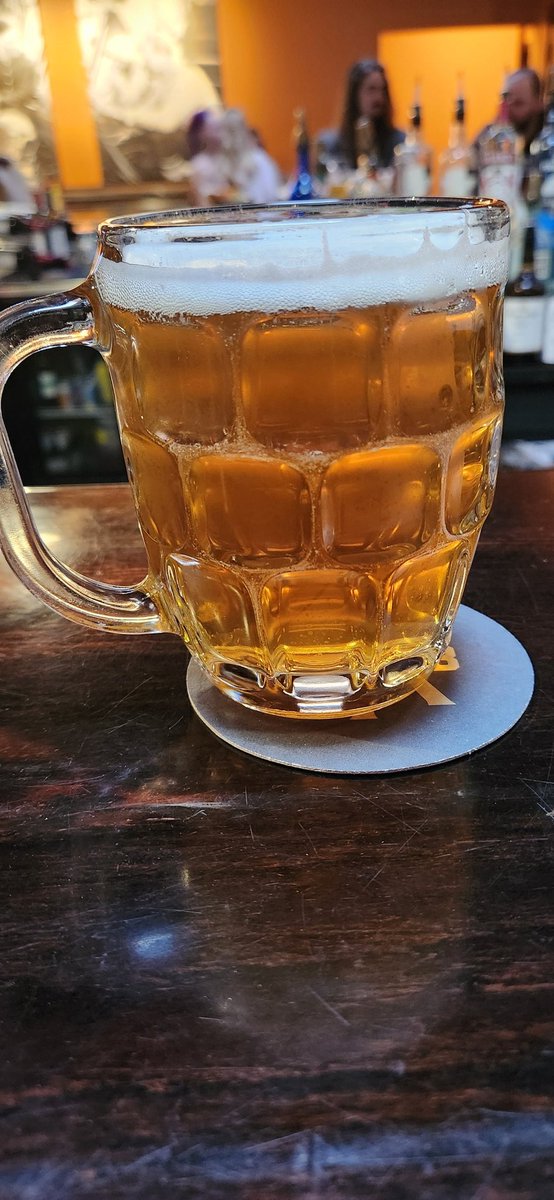 labarbasabia's tweet photo. Ulta hoppy! Frutal y al parecer pegadora. Flagstate IPA de @DiamondKnotBrew en #CervezasDeLaBarbaSabia https://t.co/Tv2VMoWIxD