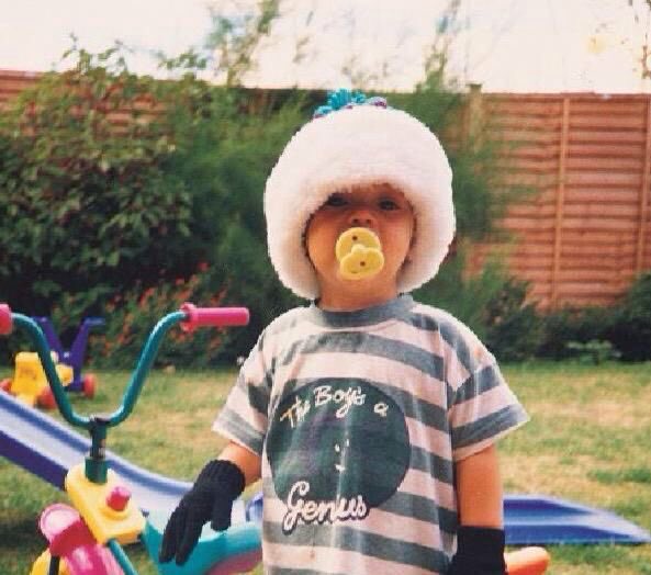 axlsugar's tweet photo. can you believe this baby is 32 now? 💌 https://t.co/YvL6kiXJkp