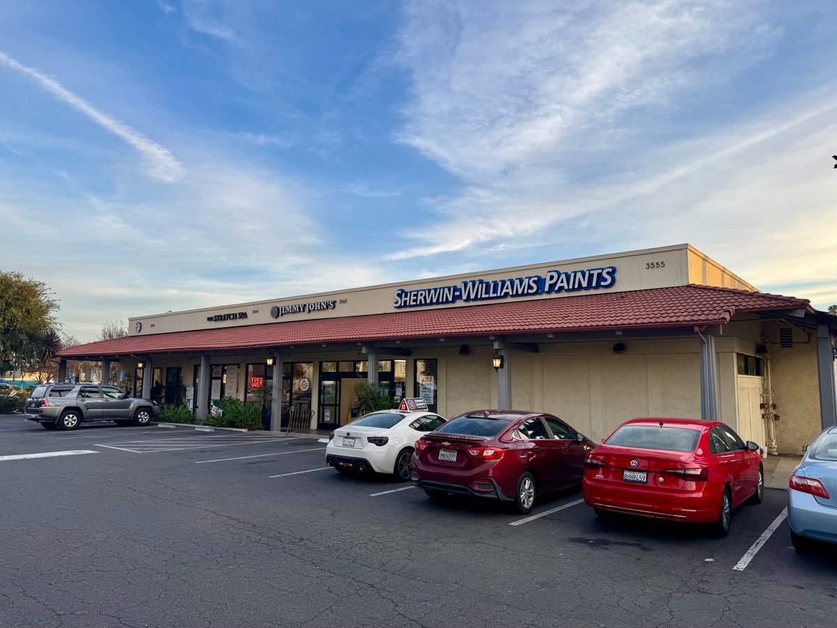 For Lease | Los Alamitos, CA
Retail &amp; office space at Los Alamitos Plaza. ±912–±3,432 RSF, prime intersection, strong Blvd signage, walkable amenities, easy 605/405/22 access. 

💲 Retail $2.75 NNN | Office $2.00 MG
📍 10900 Los Alamitos Blvd