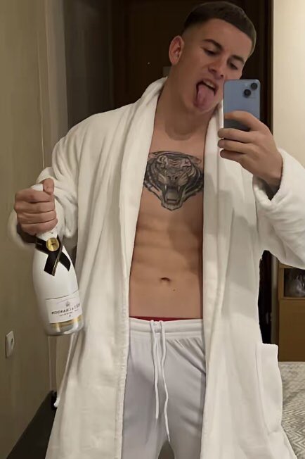 y0ungmvster's tweet photo. 🍆🍆🍆😛😛😛 https://t.co/0x5TEAmGkH