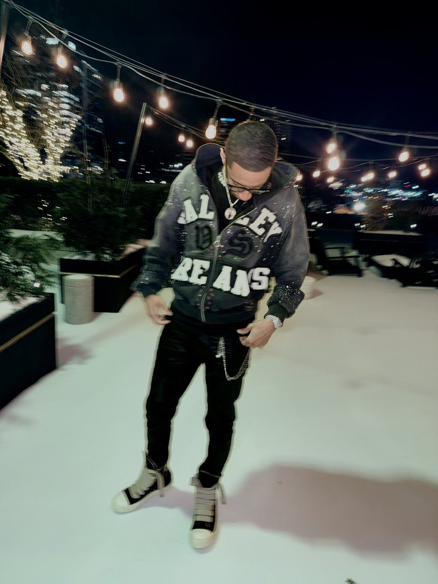 301_Drako's tweet photo. Even though I ate I ain’t tryna see the fed people☔️🌪️ https://t.co/KLGXdt2Dp5