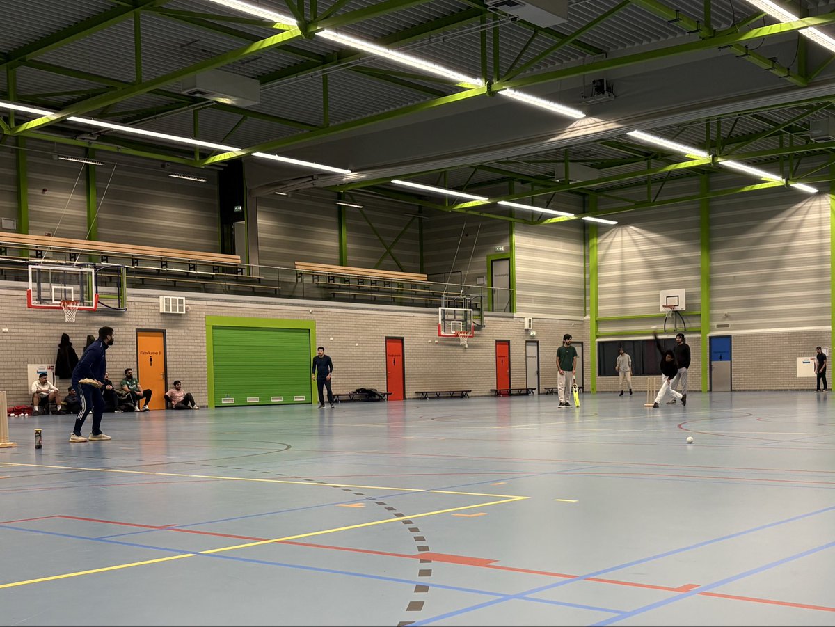 SchiedamAMJO's tweet photo. ๐โโ๏ธSamen actief door sport en verbondenheid ๐
Met inzet en enthousiasme kwamen we samen in beweging.
Sport verbindt, motiveert en versterkt.
๐ Cricket
๐ Volleybal
๐ธ Badminton
#MKANL #Schiedam #MoslimJongeren https://t.co/YLIsmMG3Ld