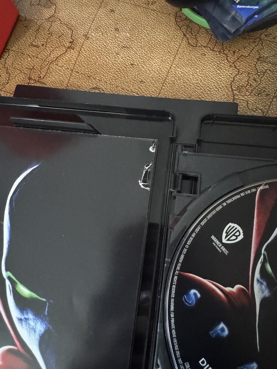 about2wake's tweet photo. @ArrowFilmsVideo what gives? Brand new purchase and both inserts damaged. https://t.co/mUzmfu4nxn