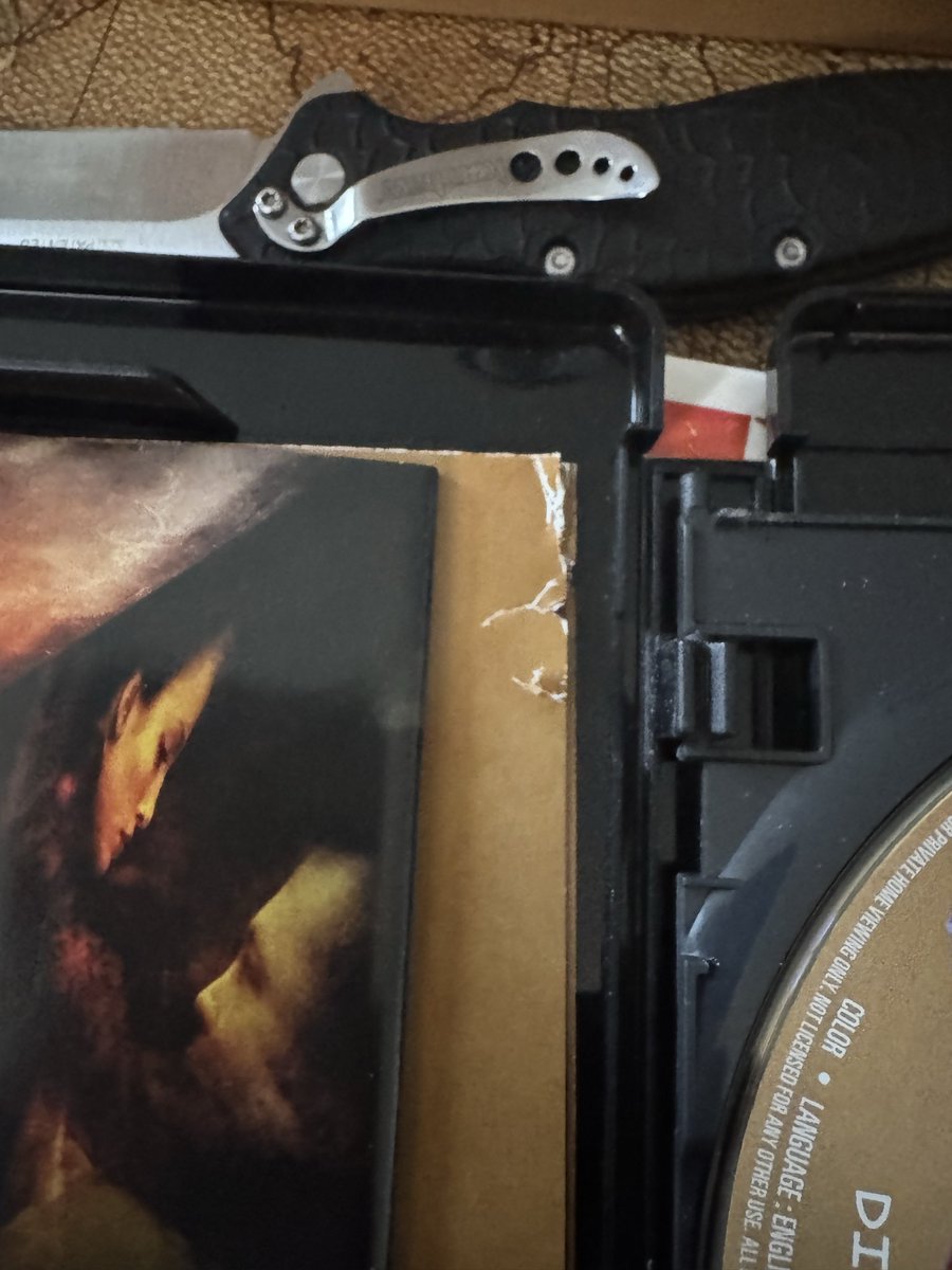 about2wake's tweet photo. @ArrowFilmsVideo what gives? Brand new purchase and both inserts damaged. https://t.co/mUzmfu4nxn