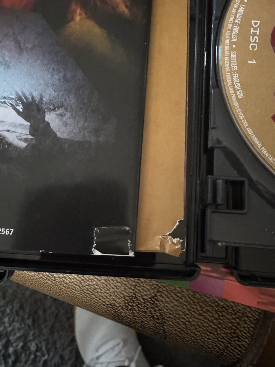 about2wake's tweet photo. @ArrowFilmsVideo what gives? Brand new purchase and both inserts damaged. https://t.co/mUzmfu4nxn