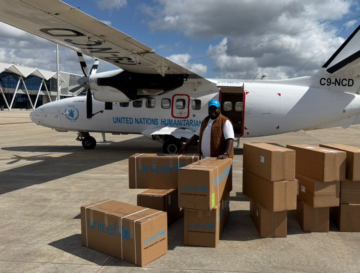 UNICEF_Moz's tweet photo. Even in crisis, learning continues. UNICEF teams are delivering education kits to young children and running literacy and numeracy sessions in Child-Friendly Spaces across Gaza — because education cannot wait.
#EducationCannotStop #UNICEF #ChildrenFirst https://t.co/HCgD63bLOd