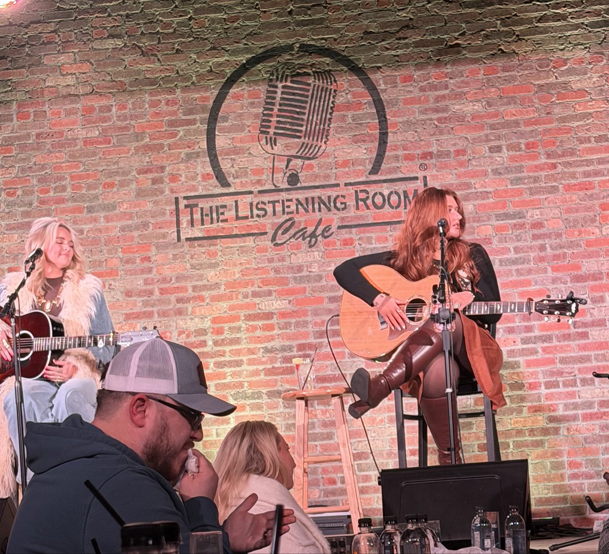 clpatter3's tweet photo. Enjoyed a great session with @TaylonHopeMusic at @listeningroom 
Nashville https://t.co/FNGxyDy8zI