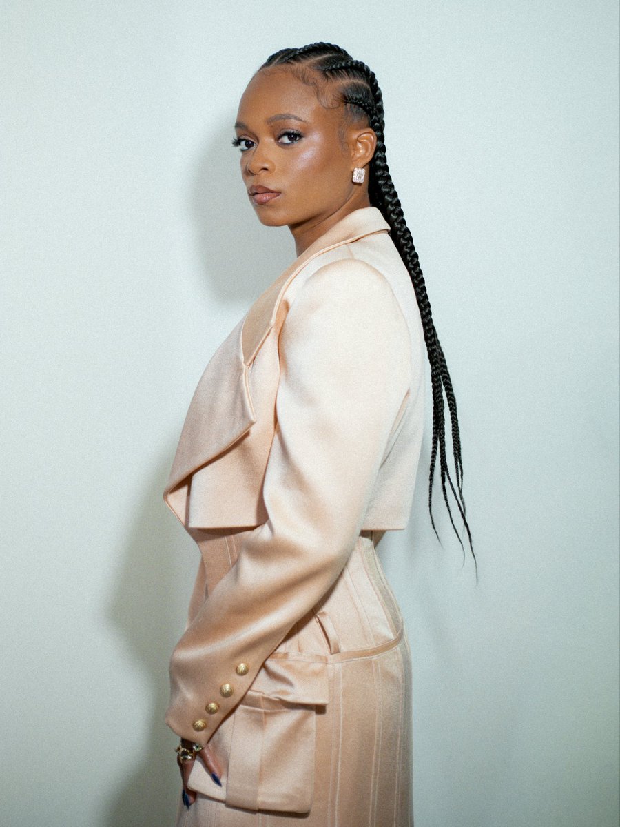 LilaIkeJa's tweet photo. Queen Tings yah man #Grammy https://t.co/lyaZ6DWC0h